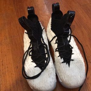 lebron 15 basketball shoes